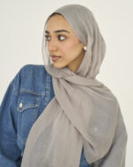 Dark Griege Linen scarf - Image 3